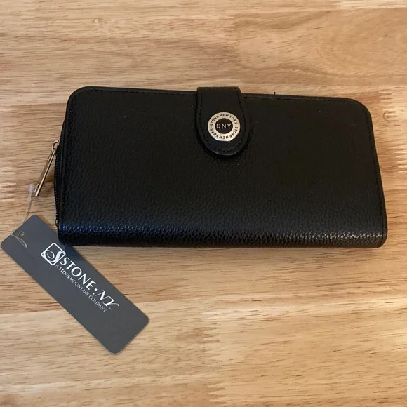 🌷5/$25 Stone Mountain Accessories Black Wallet with Snap Closure - Picture 1 of 6
